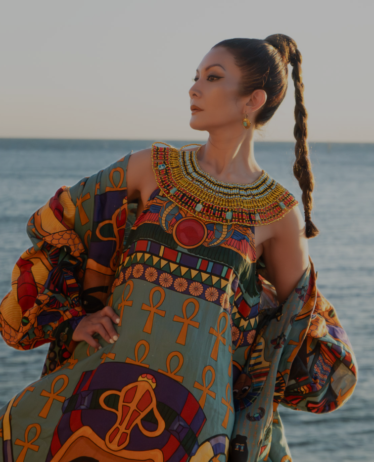QUEEN NEFERTITI
